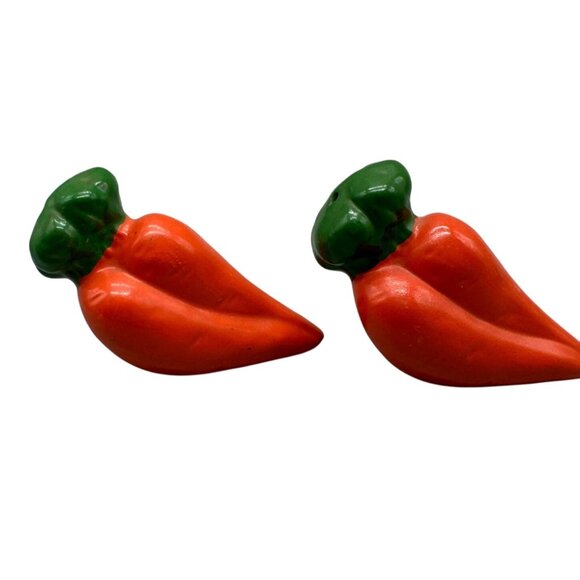 Vintage Ceramic Chili Pepper Salt & Pepper Shakers Hand-Painted Red & Green READ - Picture 1 of 5